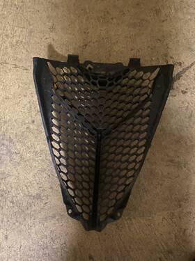 1pe-e2467-10-00 Yamaha 13-24 Raptor 700 Grill Radiator Guard Black Plastic Front