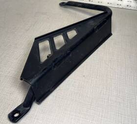 2xj-2172w-00-00 Yamaha 1988-2006 Blaster Oil Tank Guard Fender Mount Mounting Bracket Cover